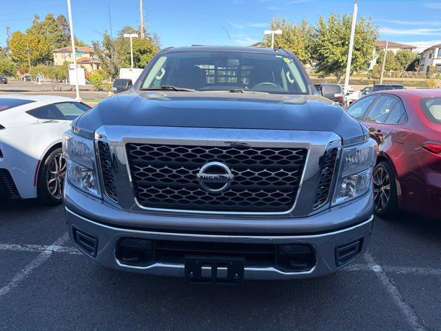 Used 2018 Nissan Titan SV w/ SV Convenience Package AWD/4WD image 16