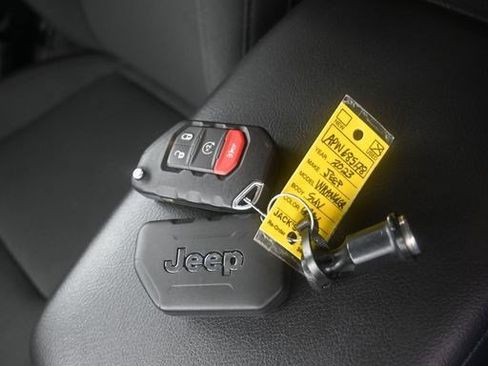 Used 2023 Jeep Wrangler Unlimited w/ Cold Weather Group AWD/4WD image 17