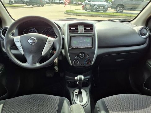 Used 2016 Nissan Versa SV image 5