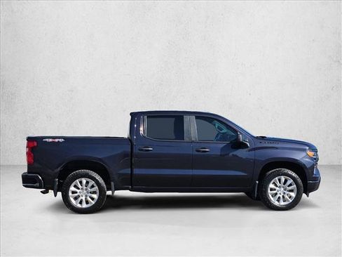 Used 2022 Chevrolet Silverado 1500 Custom w/ LPO, Dark Essentials Package AWD/4WD image 9