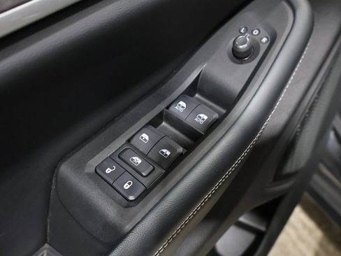 Used 2023 Jeep Grand Cherokee Limited image 14