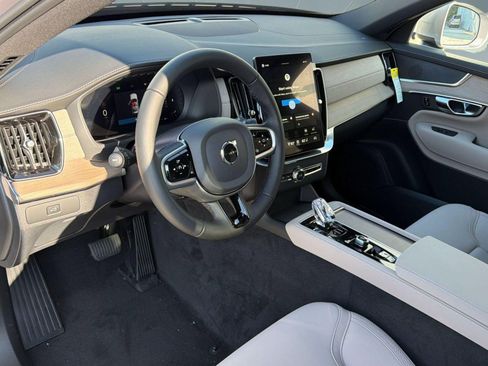 New 2026 Volvo XC90 B6 Plus w/ Protection Package AWD/4WD image 4