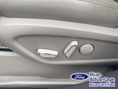 Used 2022 Lincoln Nautilus Reserve w/ Luxury Package image 14