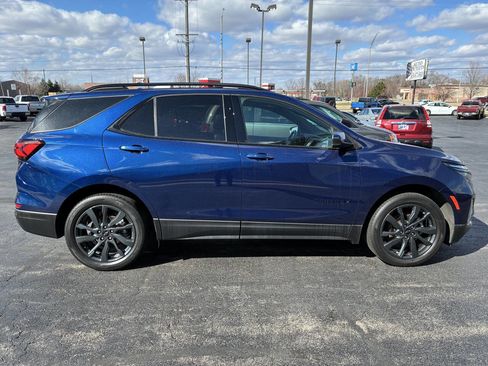 Used 2023 Chevrolet Equinox RS image 2