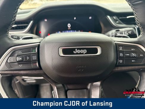 Used 2022 Jeep Grand Cherokee Limited image 16