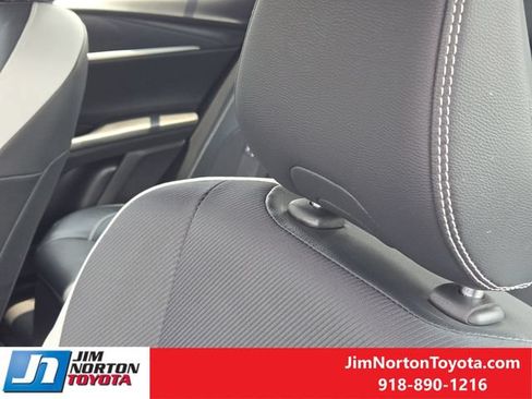 Used 2025 Toyota Camry SE w/ Multimedia Upgrade Package AWD/4WD image 17