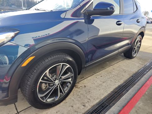 Used 2021 Buick Encore GX Select image 11