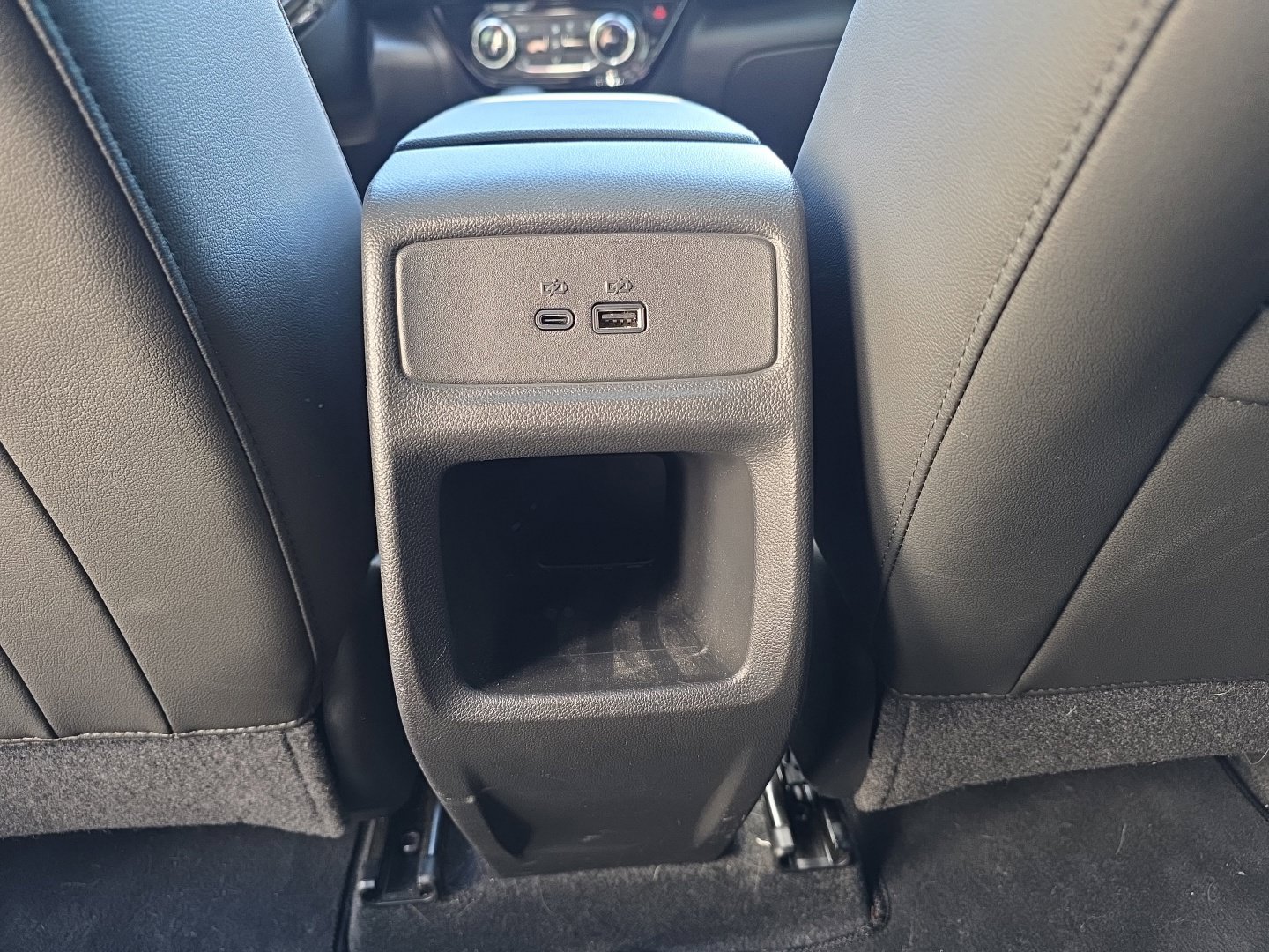 Used 2024 Chevrolet Trax RS w/ Sunroof Package FWD image 22