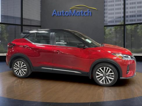 Used 2023 Nissan Kicks SR w/ SR Premium Package FWD image 14