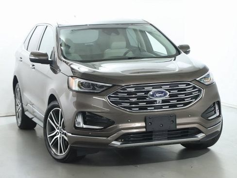 Used 2019 Ford Edge Titanium w/ Equipment Group 301A AWD/4WD image 2