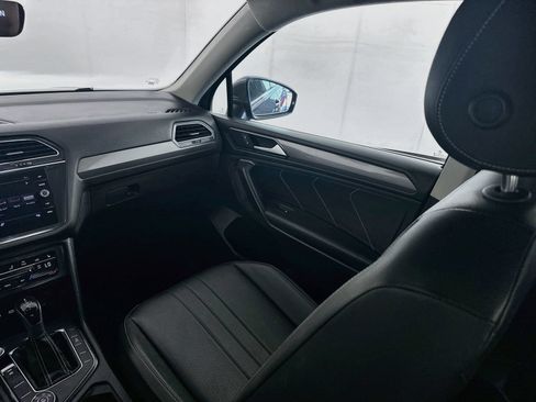 Used 2023 Volkswagen Tiguan SE AWD/4WD image 22