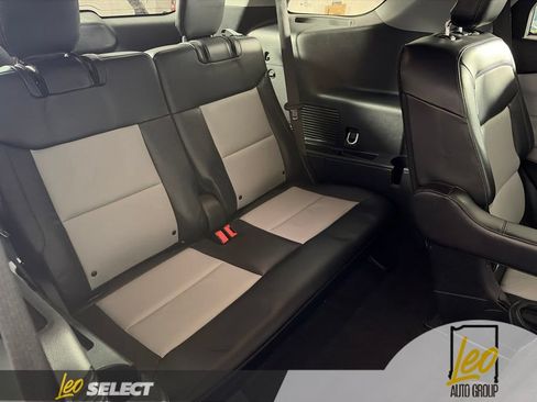 Used 2023 Ford Explorer XLT w/ Equipment Group 202A AWD/4WD image 13