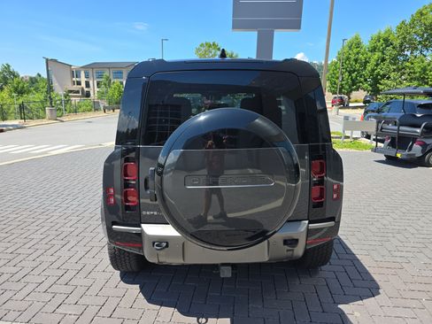 Certified 2025 Land Rover Defender 110 X-Dynamic SE AWD/4WD image 6