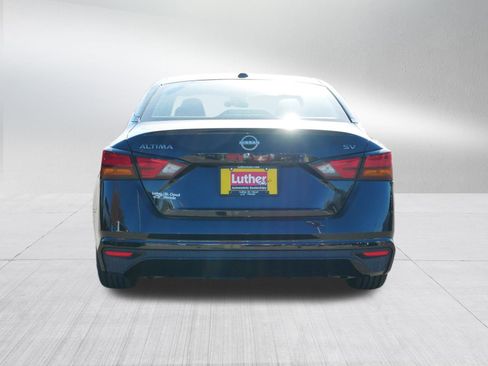 Used 2024 Nissan Altima 2.5 SV image 11