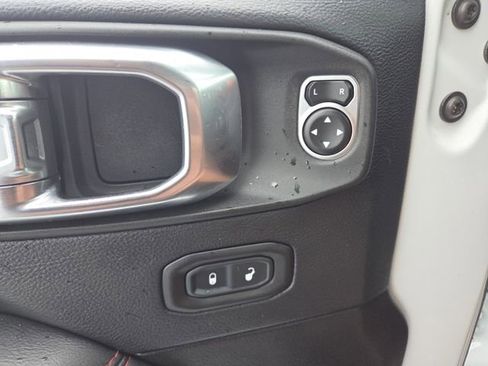 Used 2018 Jeep Wrangler Unlimited Rubicon AWD/4WD image 11