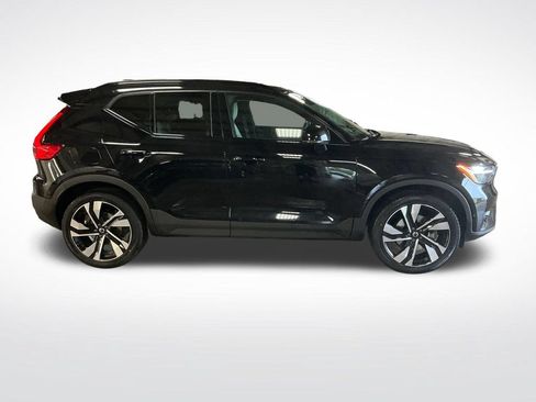 Certified 2023 Volvo XC40 B5 Plus w/ Protection Package Premier AWD/4WD image 7