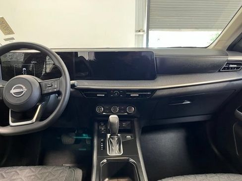 Used 2025 Nissan Kicks SV FWD image 20