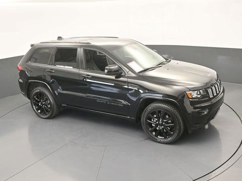 Used 2021 Jeep Grand Cherokee Laredo X image 48