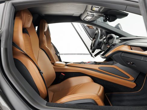 Used 2024 Lamborghini Revuelto AWD/4WD image 39