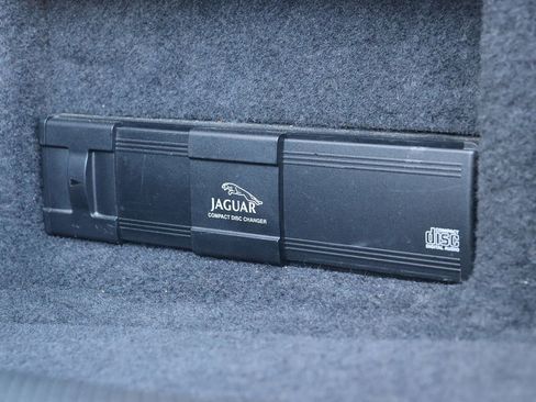 Used 2004 Jaguar XK8 Convertible image 52