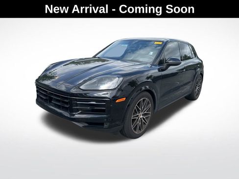Used 2024 Porsche Cayenne image 1