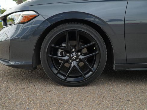 Used 2025 Honda Civic Sport image 11