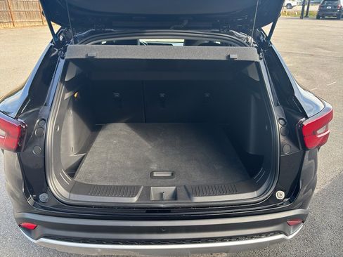 Used 2025 Chevrolet Trax LT w/ Driver Confidence Package image 8