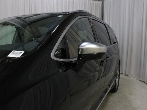 Used 2026 Chrysler Pacifica Pinnacle FWD image 38