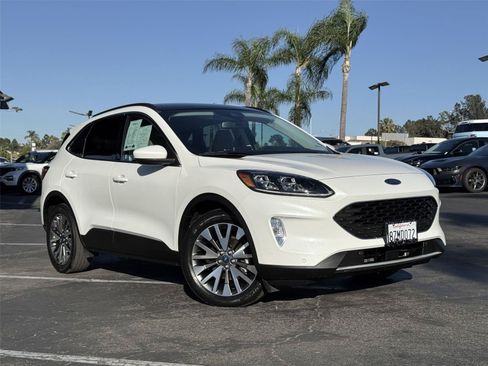 Used 2022 Ford Escape Titanium FWD image 2