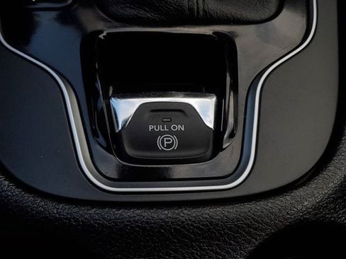 Certified 2022 Jeep Cherokee Limited w/ Elite Package AWD/4WD image 36