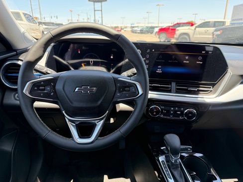 New 2026 Chevrolet Trax LT w/ Midnight Edition FWD image 16