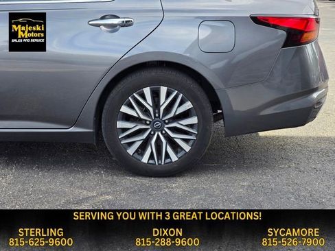 Used 2024 Nissan Altima 2.5 SV image 16
