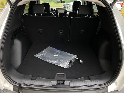 Used 2025 Ford Escape SE FWD image 29