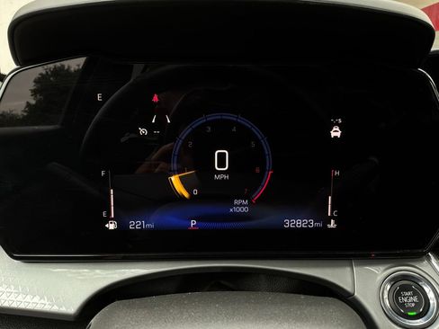 Used 2025 Chevrolet Trax LT w/ LT Convenience Package FWD image 37