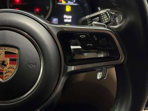 Used 2020 Porsche Macan Turbo image 11
