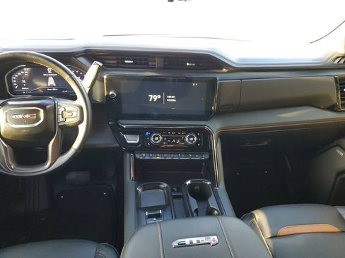 Used 2024 GMC Sierra 2500 AT4 w/ AT4 Premium Plus Package AWD/4WD image 14