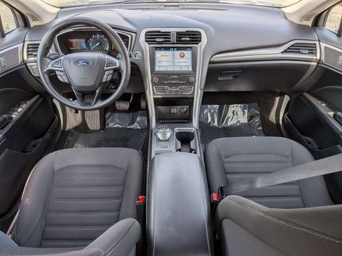 Used 2019 Ford Fusion SE AWD/4WD image 5