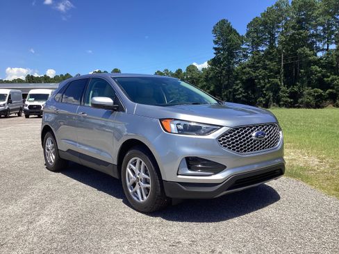 Used 2024 Ford Edge SEL image 1