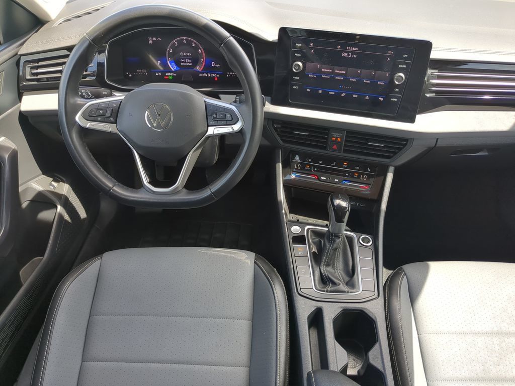 Used 2025 Volkswagen Jetta SE FWD image 13