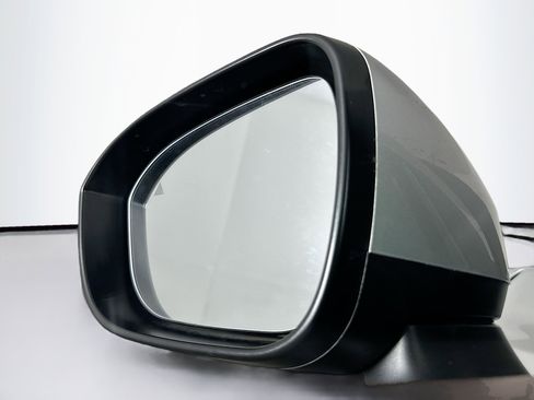 Used 2023 Nissan Rogue SV image 16