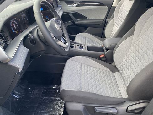 New 2025 Volkswagen Tiguan S image 15