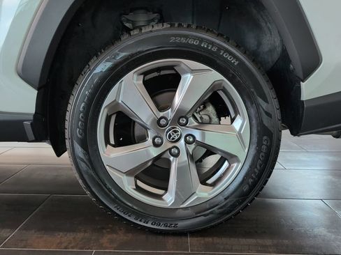 Used 2020 Toyota RAV4 Limited AWD/4WD image 13