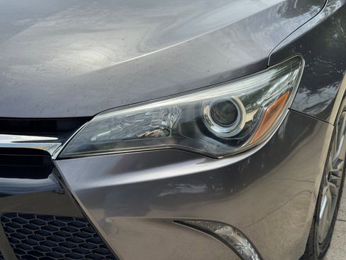 Used 2017 Toyota Camry SE FWD image 10