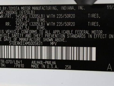 Certified 2021 Toyota Sienna Platinum image 17