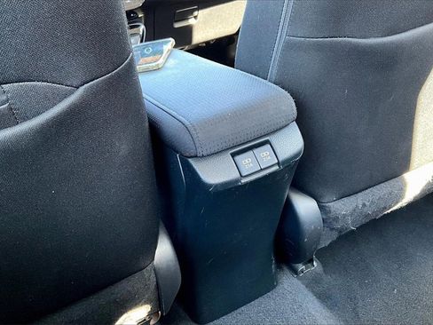 Used 2022 Toyota Prius L Eco image 10