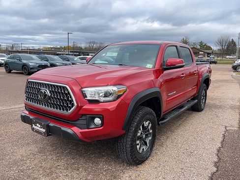 Used 2019 Toyota Tacoma TRD Off-Road image 1