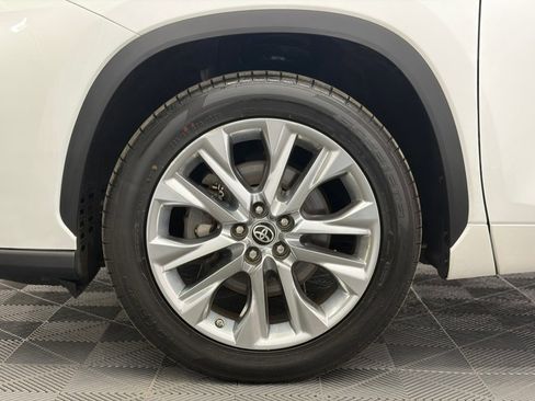 Used 2022 Toyota Highlander Limited FWD image 36