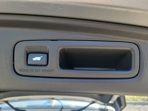 Used 2024 Honda CR-V EX-L image 11