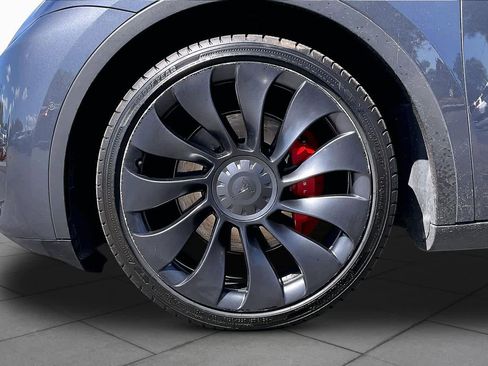 Used 2022 Tesla Model Y Performance AWD/4WD image 9