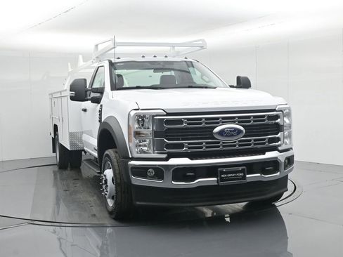 New 2025 Ford F450 XL w/ XL Chrome Package image 59
